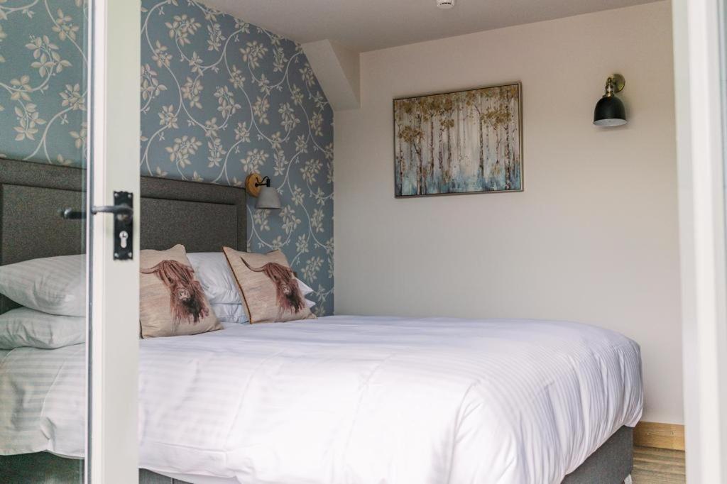 The Blind Bull Hotel Little Hucklow Buitenkant foto